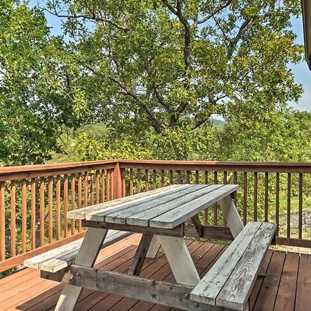 Branson West Cabin With Pool Access And Golfing Bagian luar foto