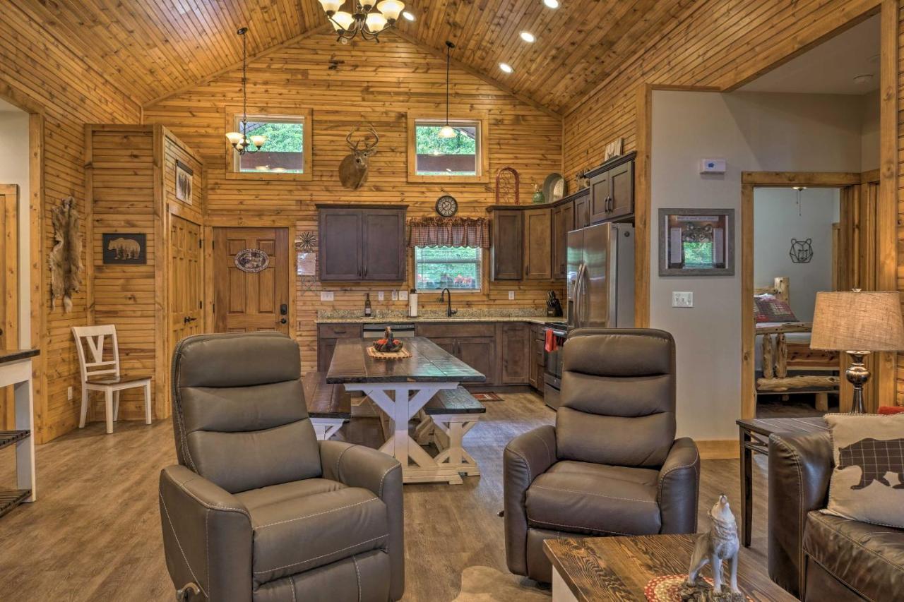 Branson West Cabin With Pool Access And Golfing Bagian luar foto