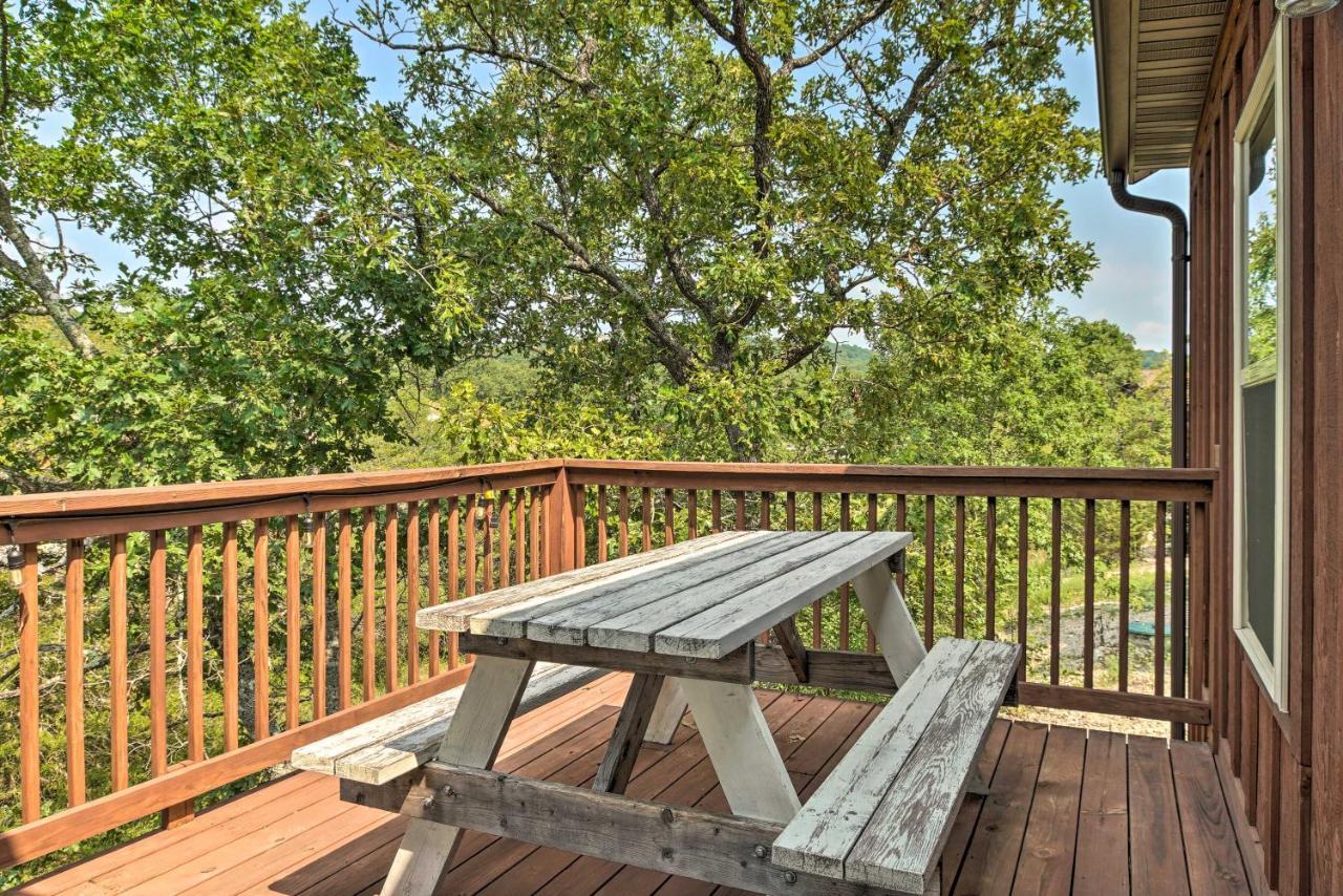 Branson West Cabin With Pool Access And Golfing Bagian luar foto