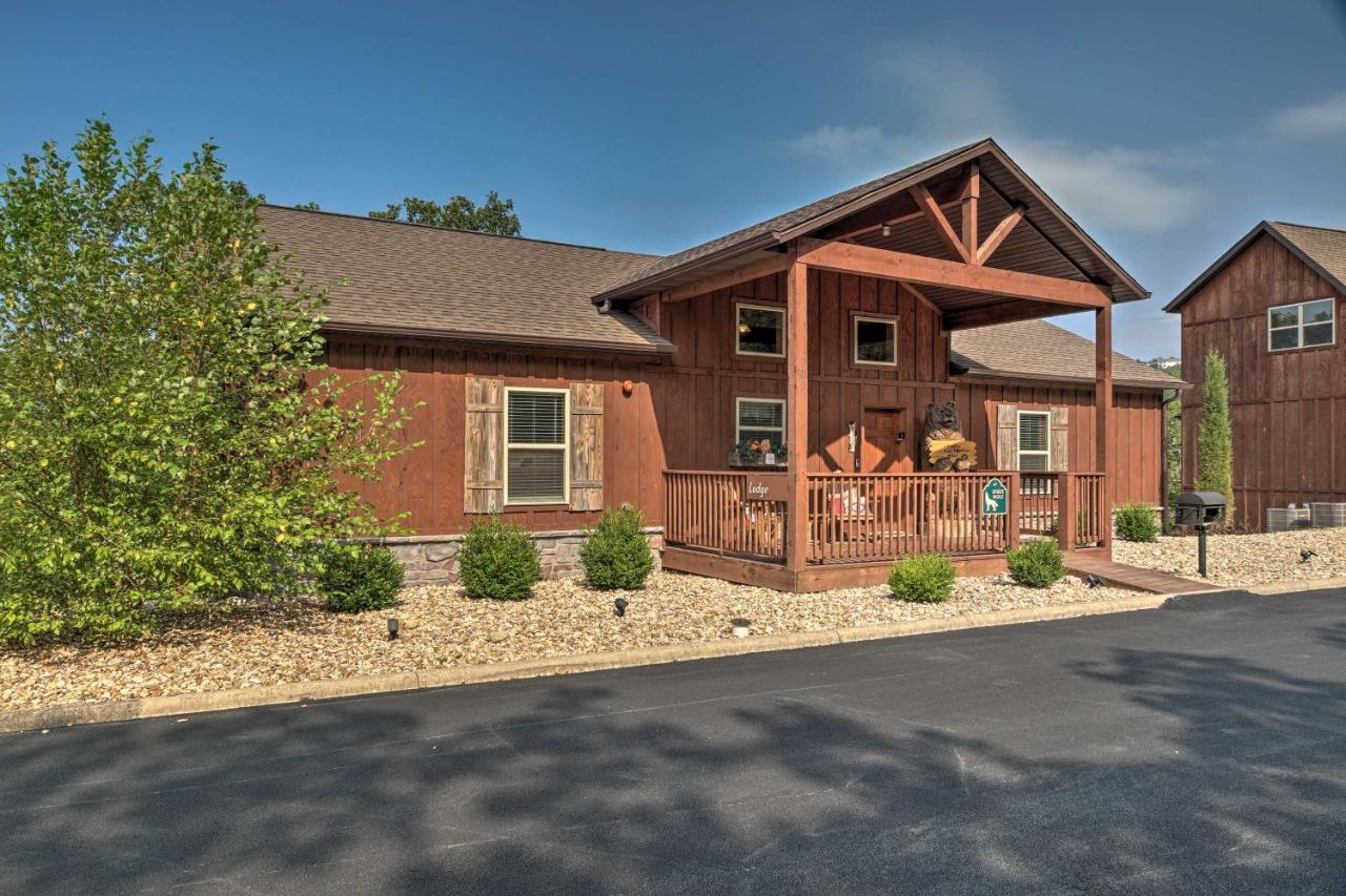 Branson West Cabin With Pool Access And Golfing Bagian luar foto