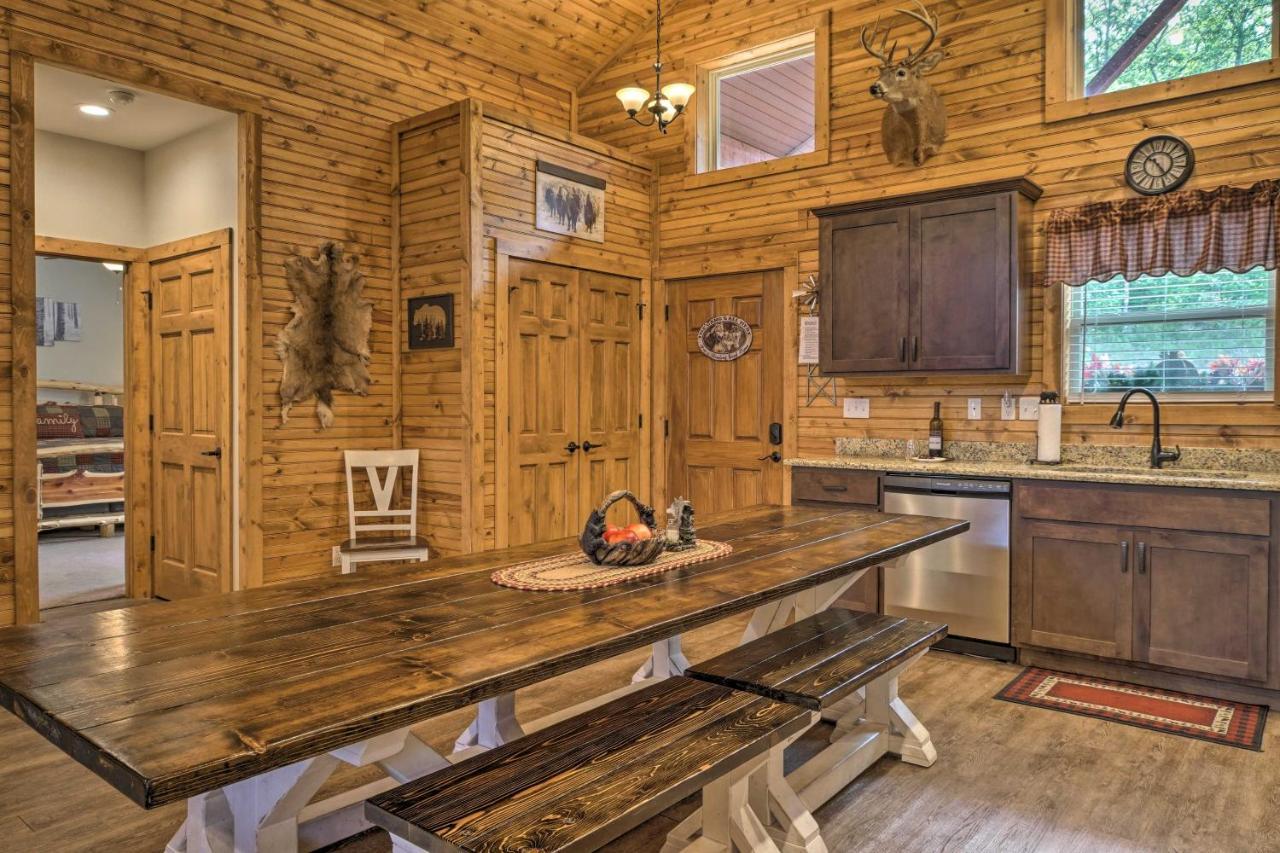 Branson West Cabin With Pool Access And Golfing Bagian luar foto