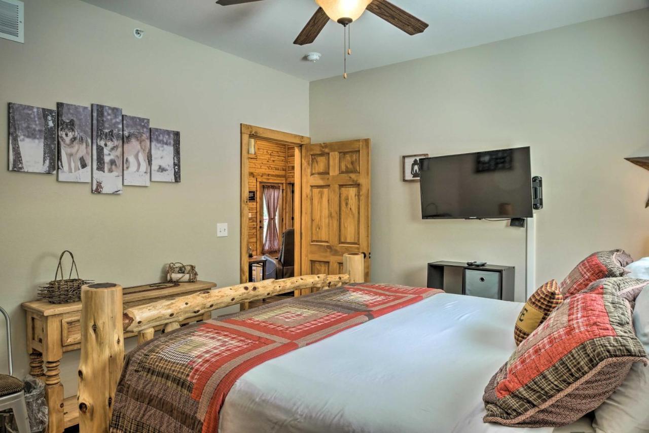 Branson West Cabin With Pool Access And Golfing Bagian luar foto