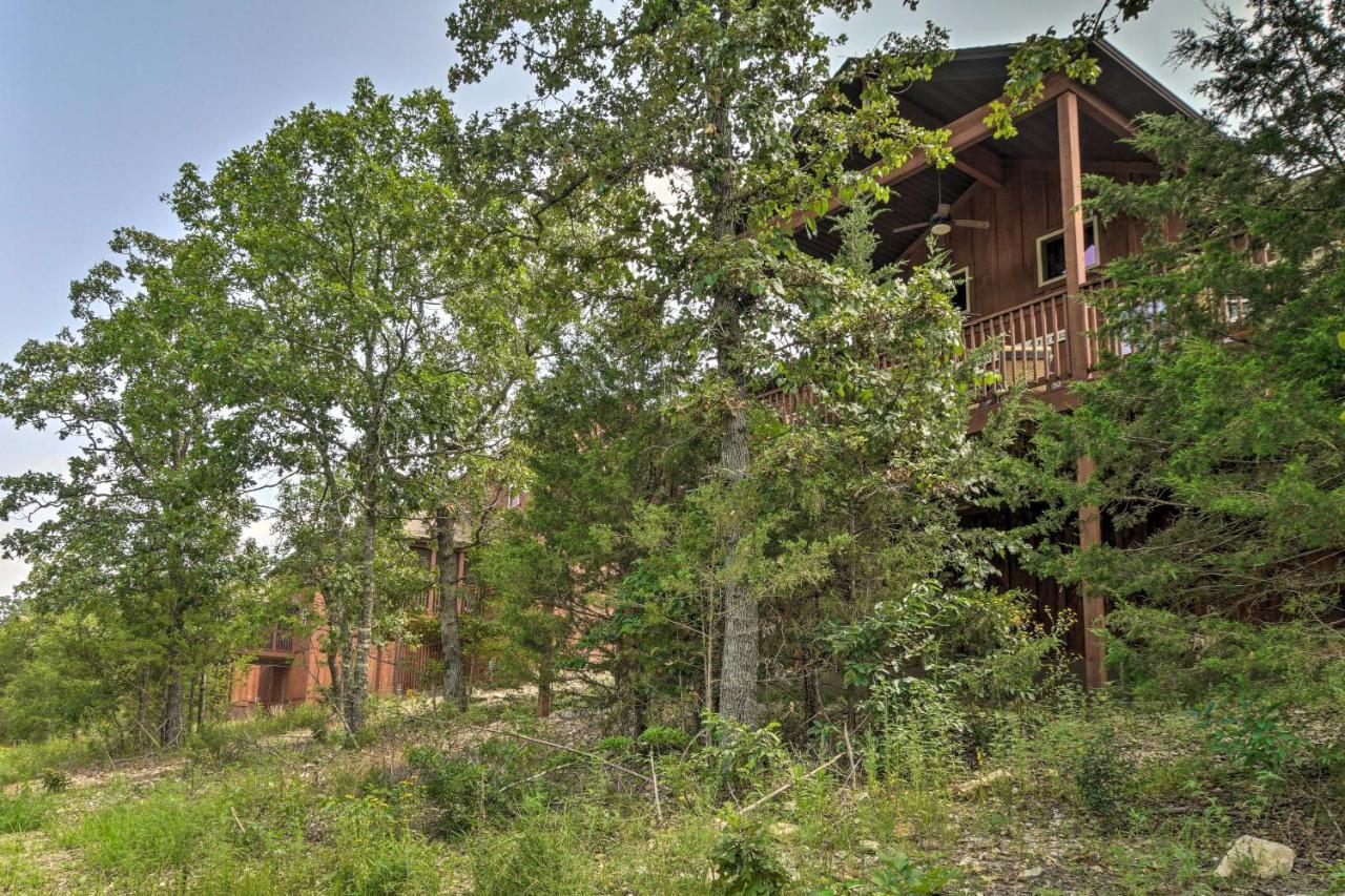 Branson West Cabin With Pool Access And Golfing Bagian luar foto
