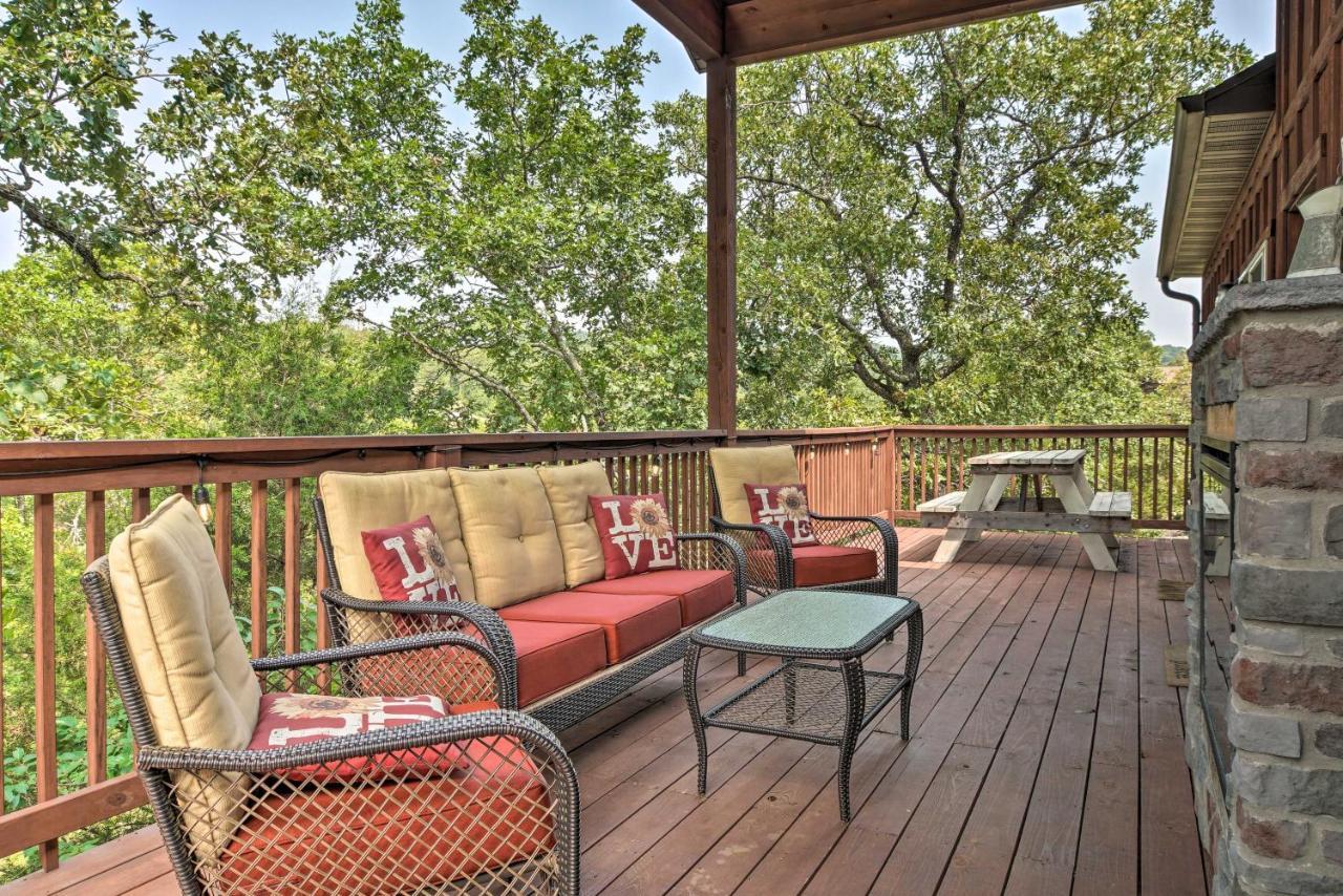 Branson West Cabin With Pool Access And Golfing Bagian luar foto