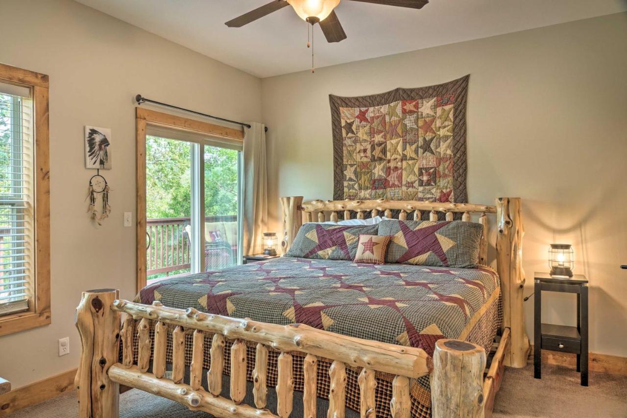 Branson West Cabin With Pool Access And Golfing Bagian luar foto